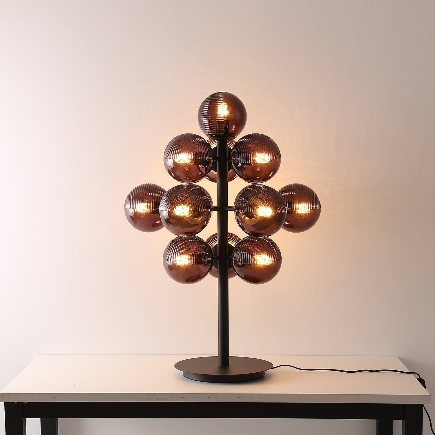 Lampa stołowa z metalu i szkła w kształcie winogron