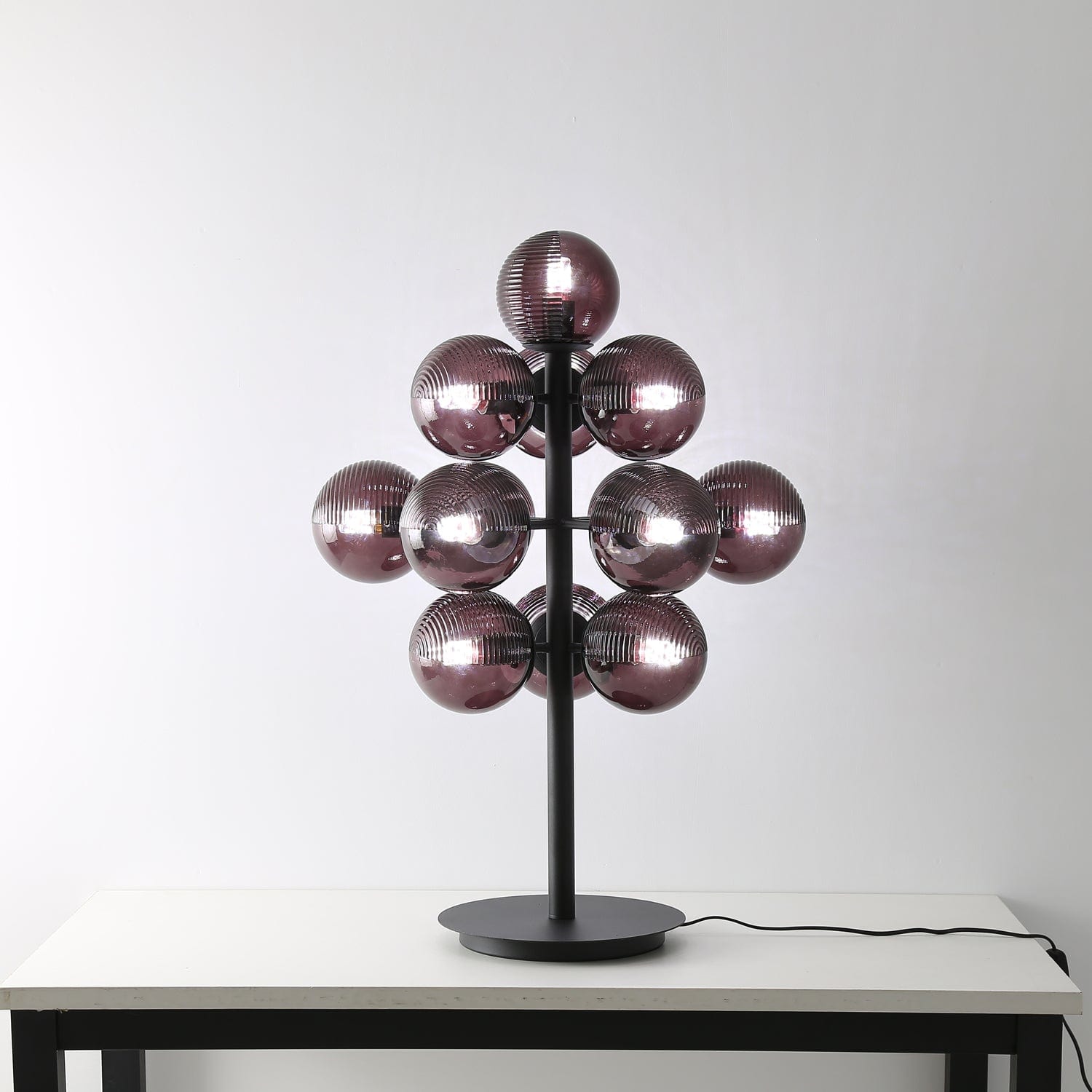 Lampa stołowa z metalu i szkła w kształcie winogron