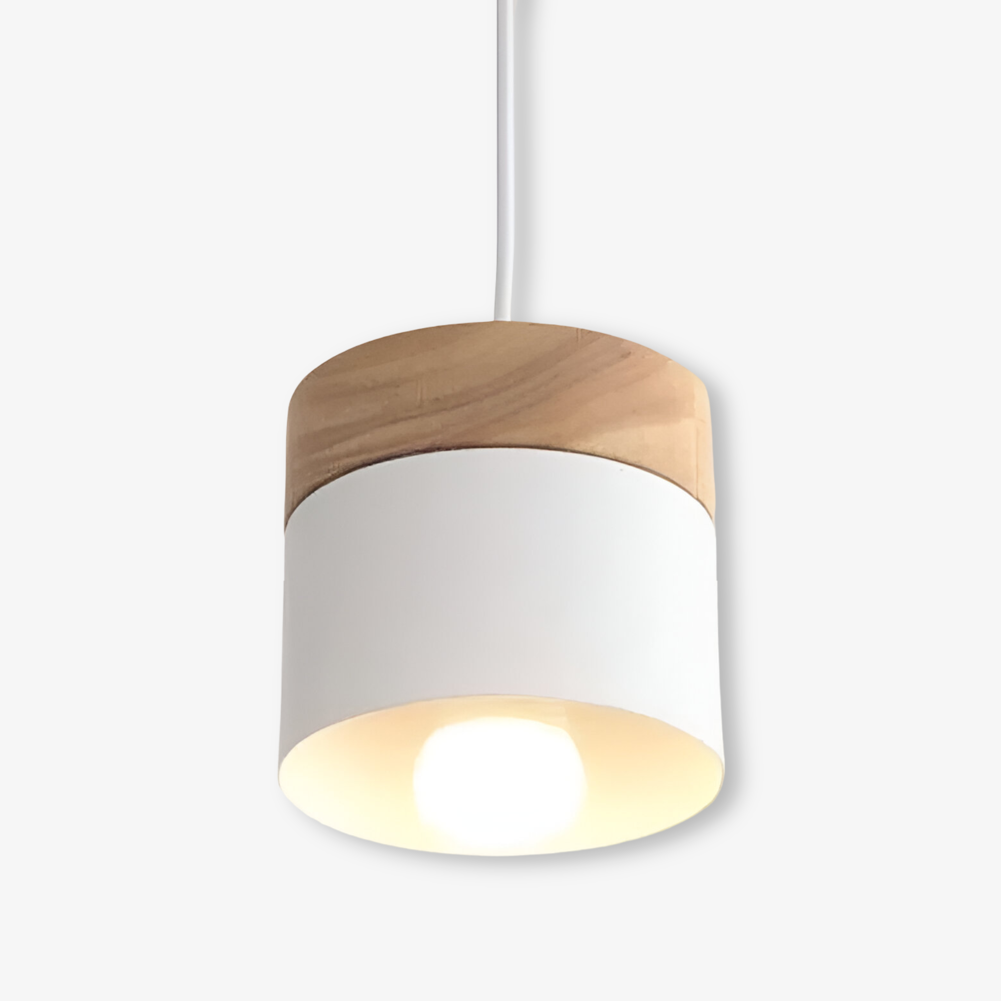 Lampa wisząca metalowa z drewnem do kuchni i salonu