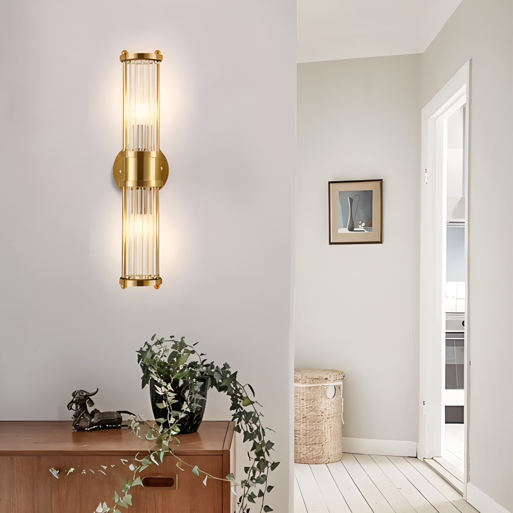 Złota lampa ścienna z kryształowym kloszem E14
