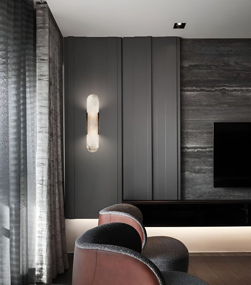 Lampa ścienna z alabastru i metalu do eleganckich wnętrz