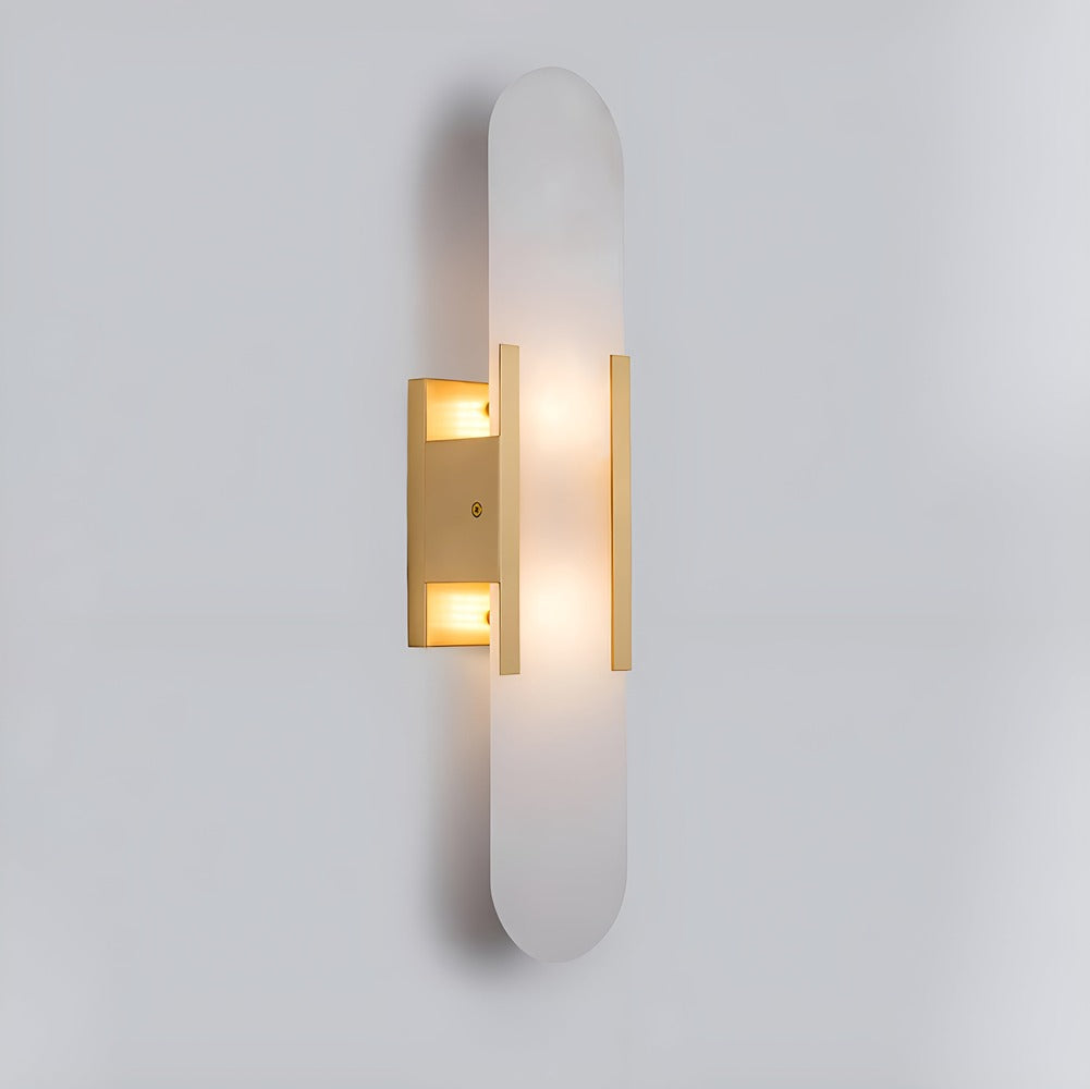Lampa ścienna z alabastru i metalu do eleganckich wnętrz