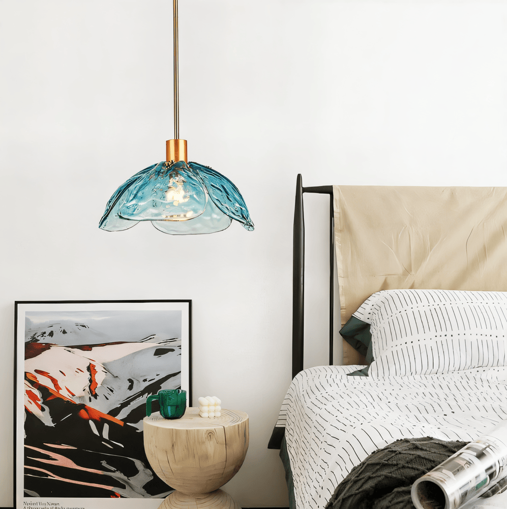 Kolorowa szklana lampa wisząca w kształcie kwiatu