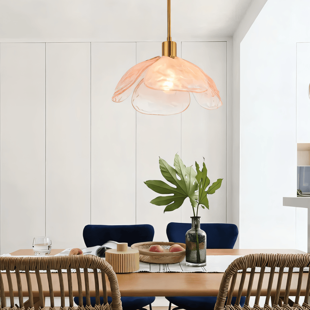 Kolorowa szklana lampa wisząca w kształcie kwiatu