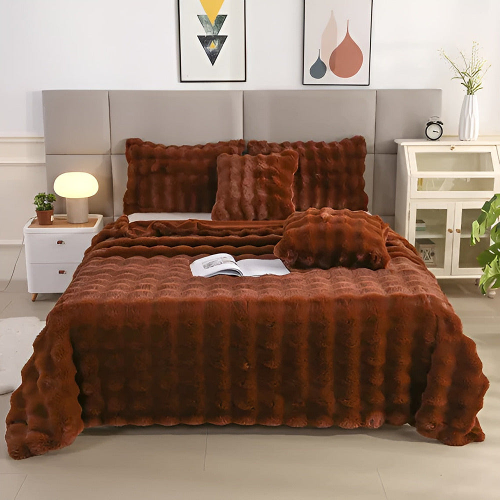 Miękki koc w kratę z futra sztucznego