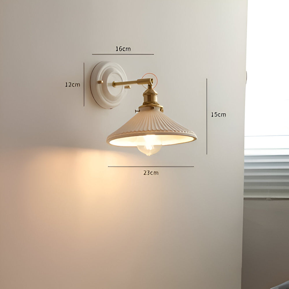 Lampa ścienna ceramiczna z miedzią w stylu rustykalnym