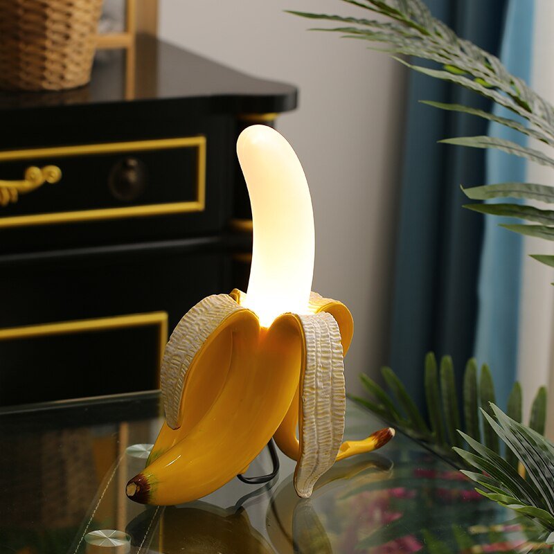 Czarna lampka stołowa LED w stylu Art Deco