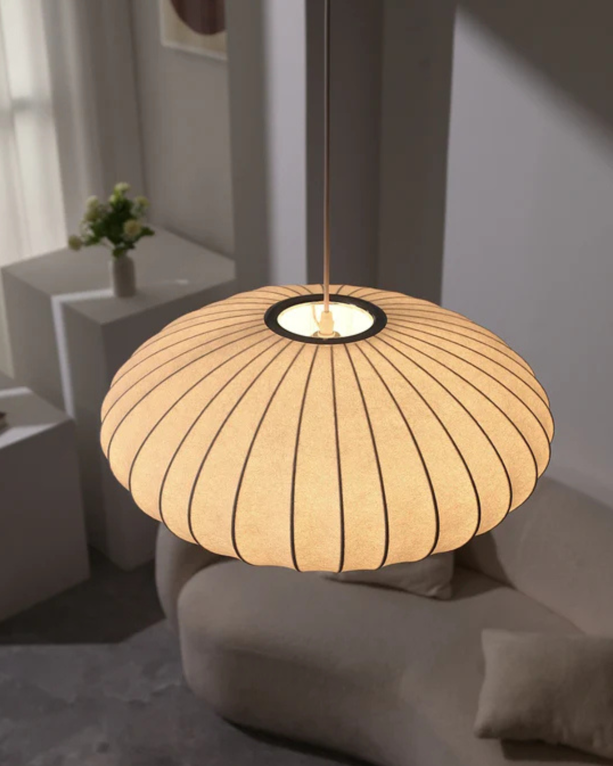 Okrągła lampa sufitowa z tekstylnym kloszem