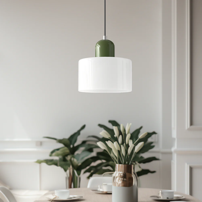 Retro lampa wisząca z pomarańczowym kloszem i zieloną oprawą