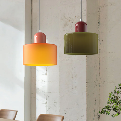 Retro lampa wisząca z pomarańczowym kloszem i zieloną oprawą