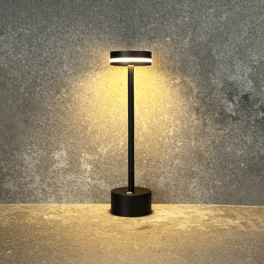Bezprzewodowa lampa stołowa z dotykową regulacją światła