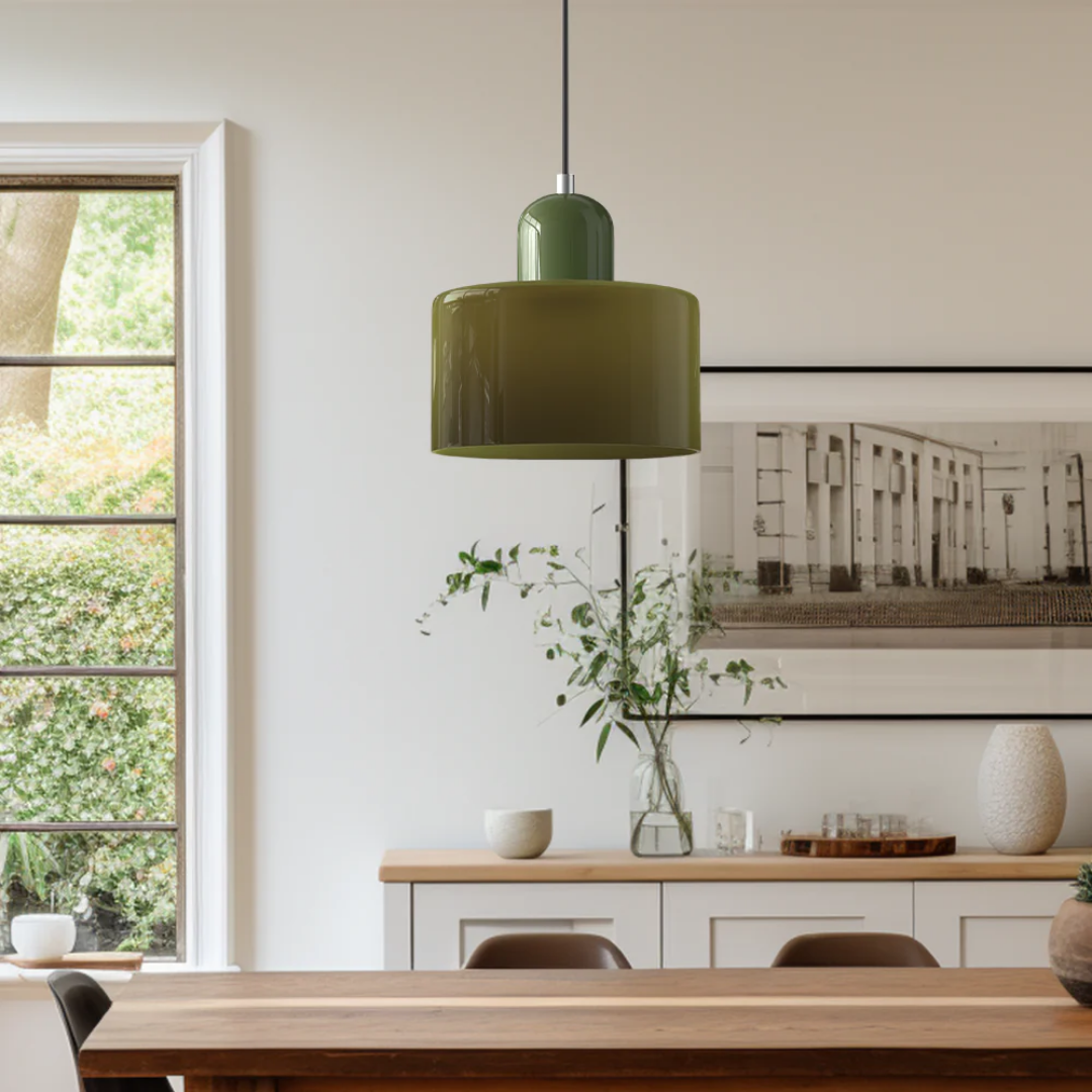 Retro lampa wisząca z pomarańczowym kloszem i zieloną oprawą