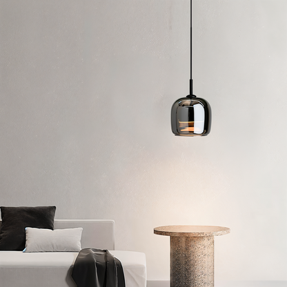 Szklana lampa wisząca do salonu w czarno-dymnym kolorze