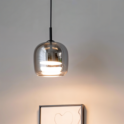 Szklana lampa wisząca do salonu w czarno-dymnym kolorze