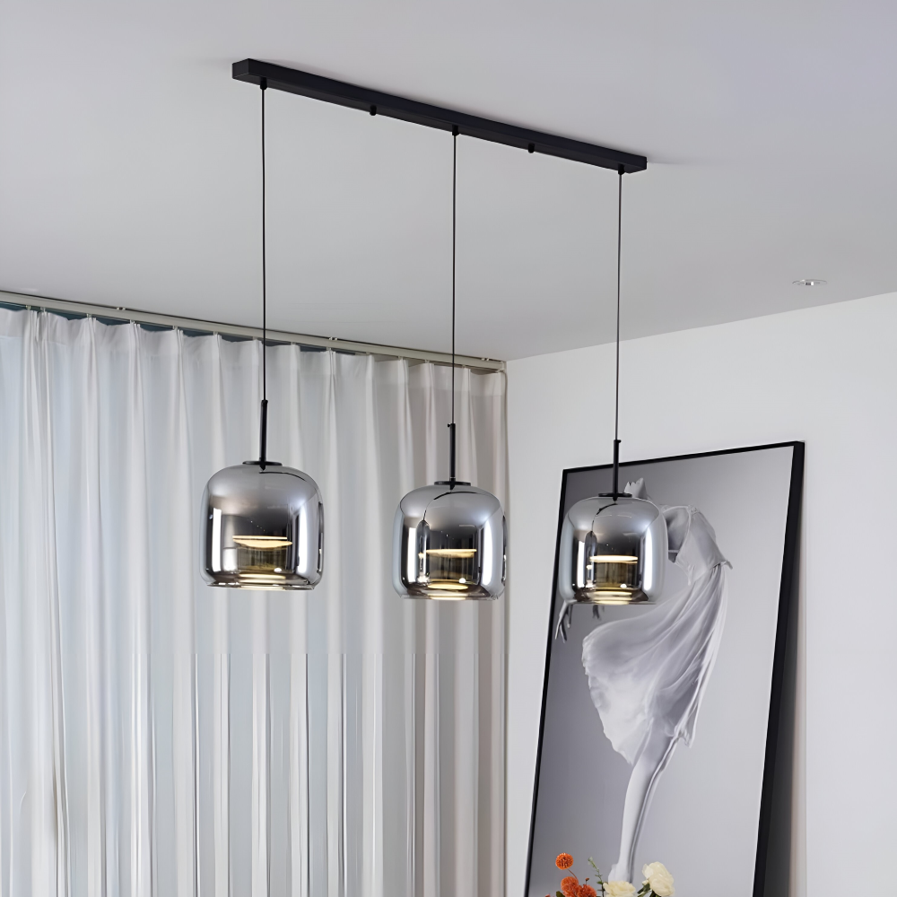 Szklana lampa wisząca do salonu w czarno-dymnym kolorze