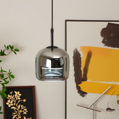 Szklana lampa wisząca do salonu w czarno-dymnym kolorze