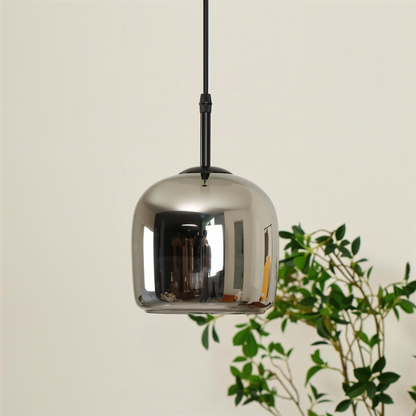 Szklana lampa wisząca do salonu w czarno-dymnym kolorze