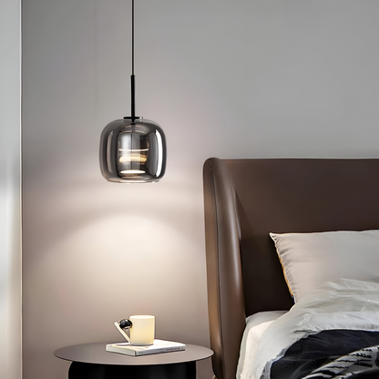 Szklana lampa wisząca do salonu w czarno-dymnym kolorze