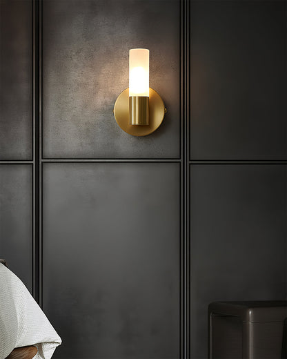 Mosiężna lampa ścienna LED ze szklanym kloszem