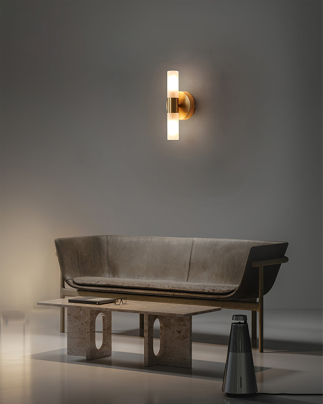 Mosiężna lampa ścienna LED ze szklanym kloszem