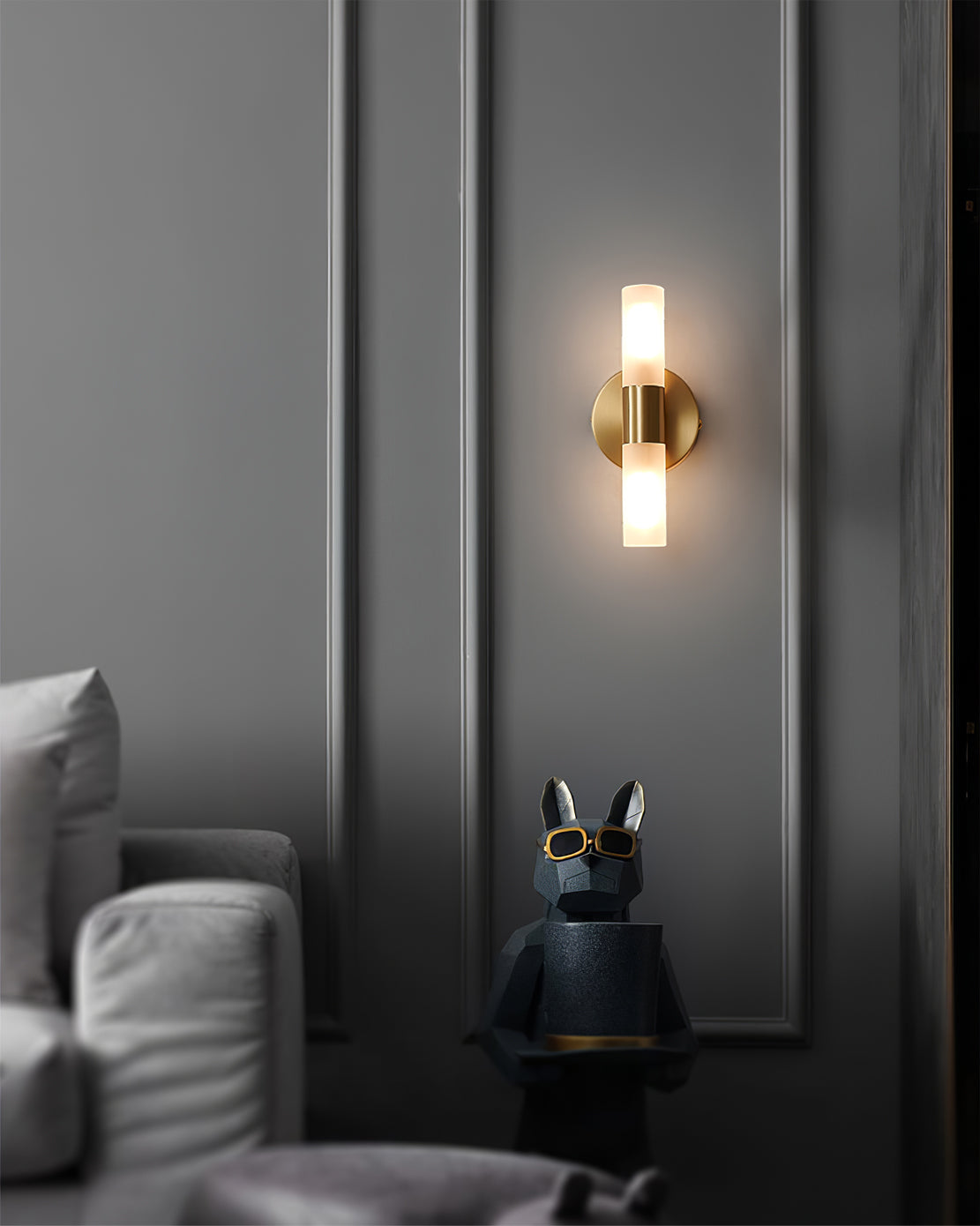Mosiężna lampa ścienna LED ze szklanym kloszem