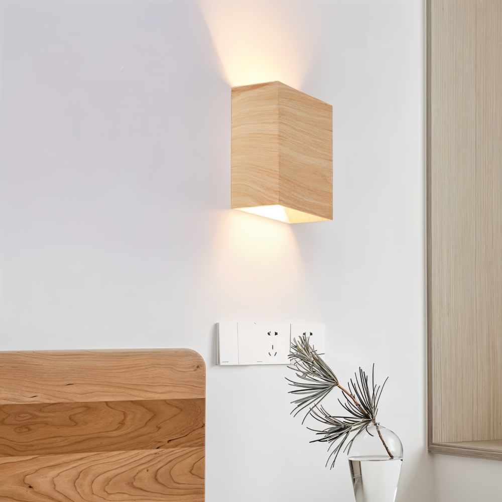 Drewniana lampa ścienna LED góra dół 12 cm