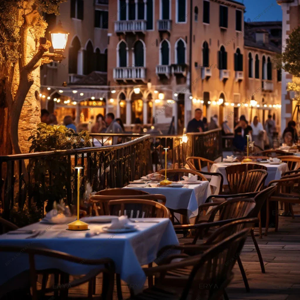 Lampa stołowa LED bezprzewodowa do jadalni