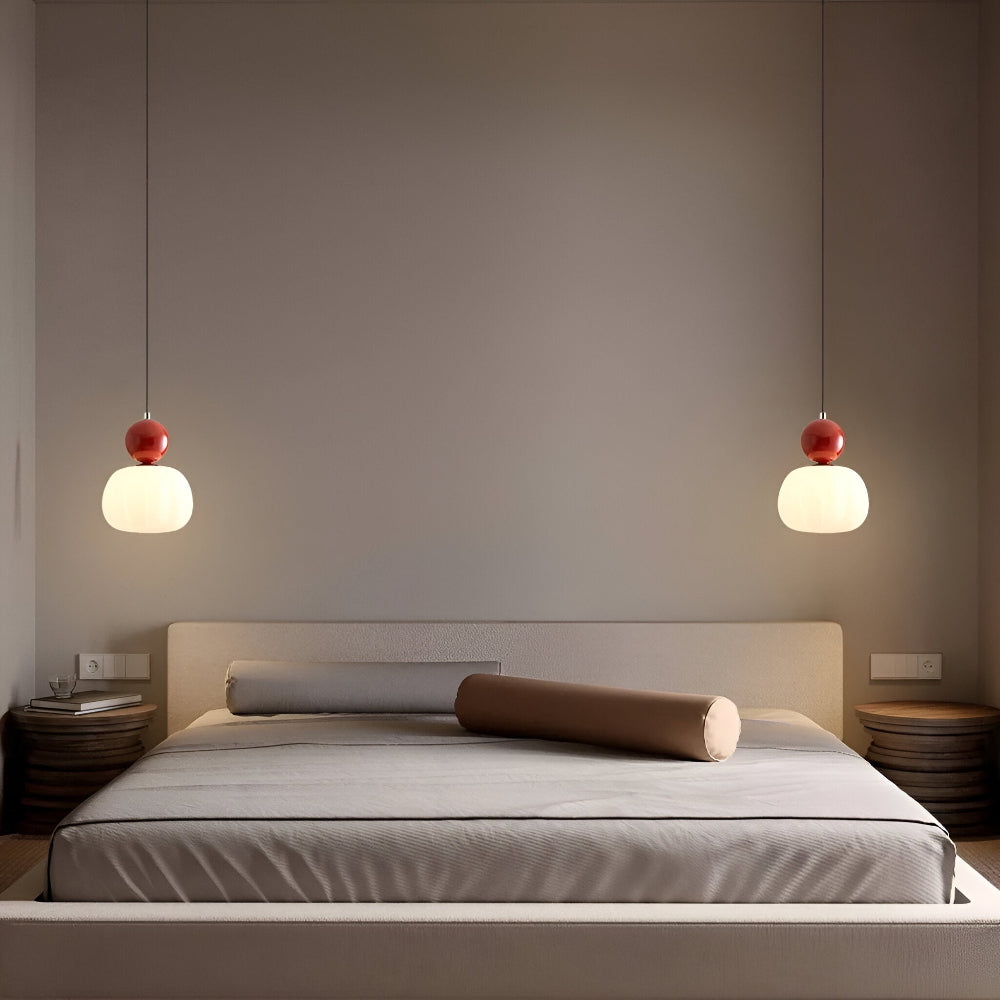 Lampa wisząca Art Deco kremowa z metalową ramą