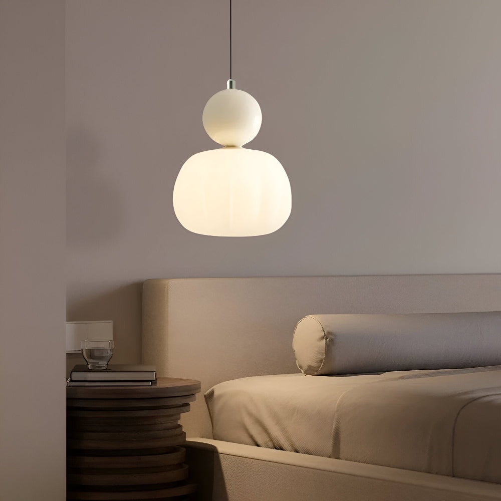 Lampa wisząca Art Deco kremowa z metalową ramą