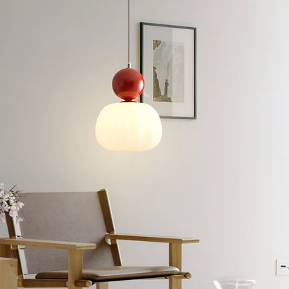 Lampa wisząca Art Deco kremowa z metalową ramą