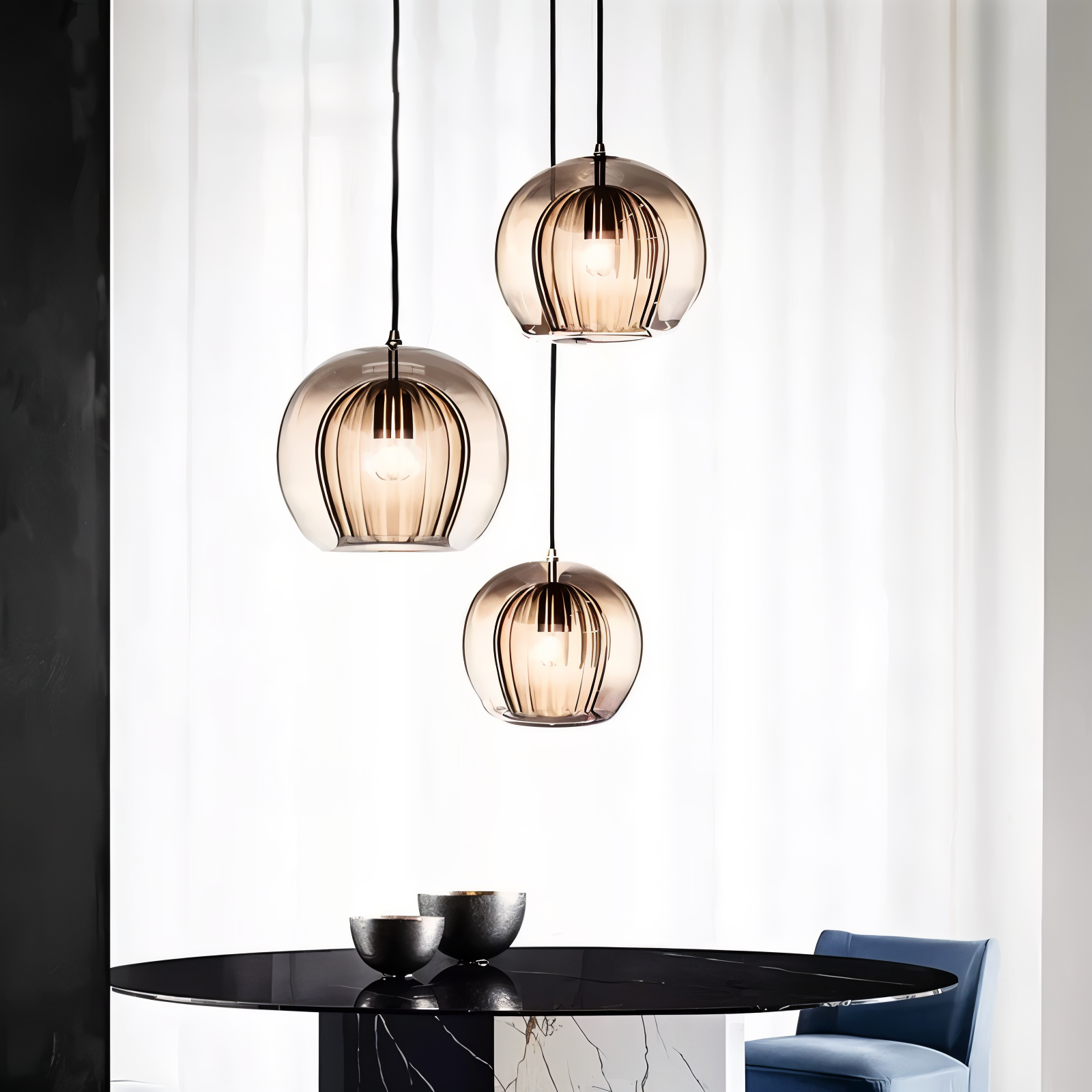 Kulista lampa wisząca szklana vintage