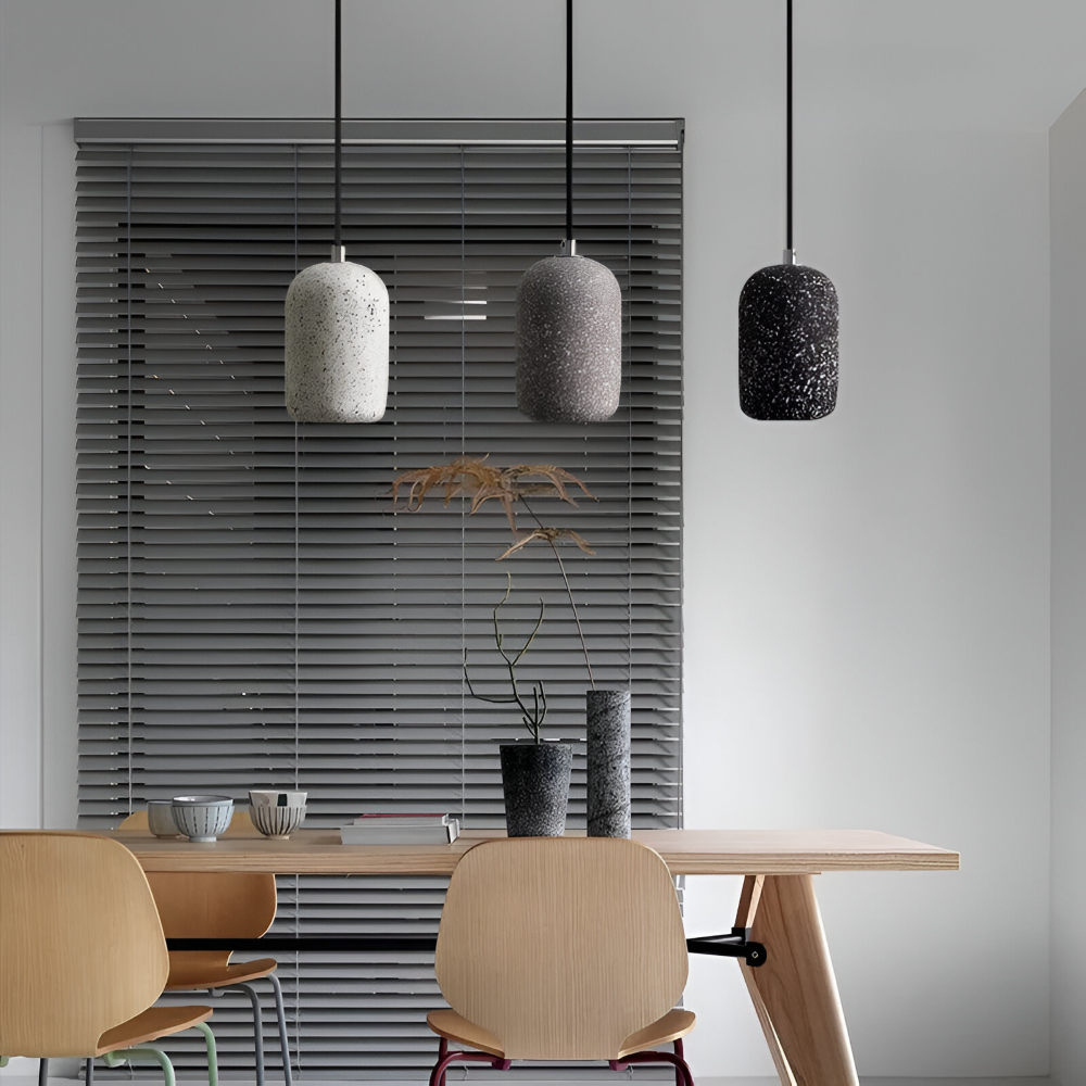 Lampa sufitowa z cementu i szkła industrialna