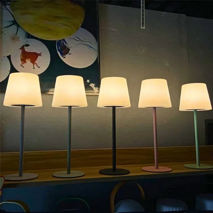 Bezprzewodowa lampa stołowa LED z akumulatorem