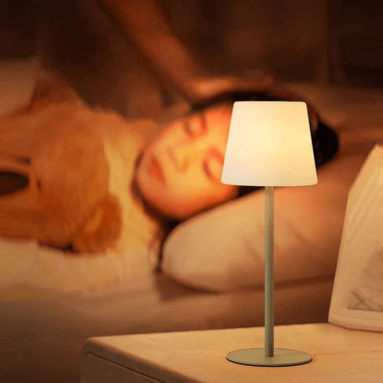 Bezprzewodowa lampa stołowa LED z akumulatorem