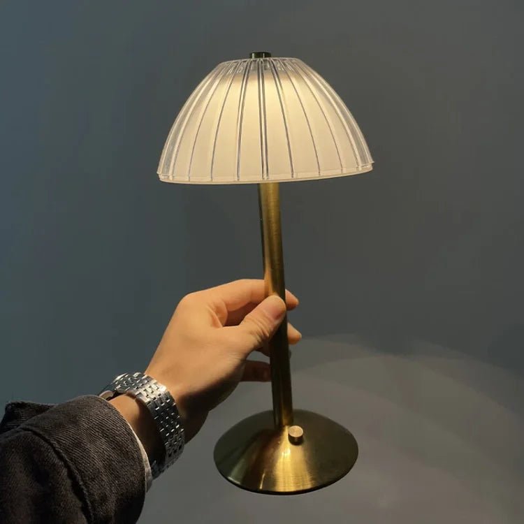 Bezprzewodowa lampka stołowa LED z kryształem