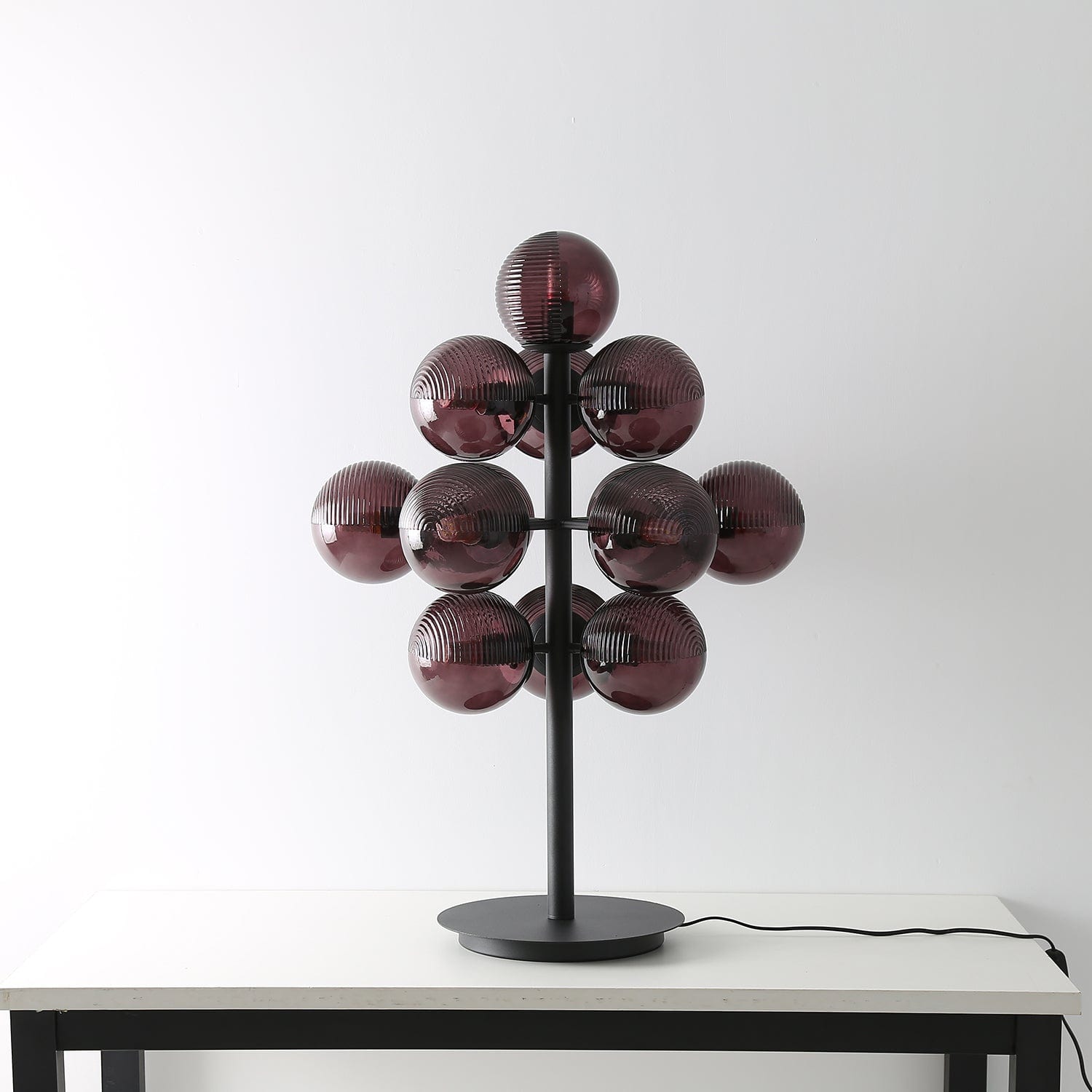 Lampa stołowa z metalu i szkła w kształcie winogron