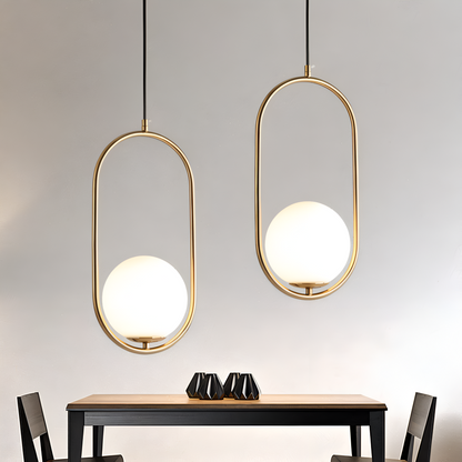Lampa wisząca złota LED z kulą szklaną do salonu