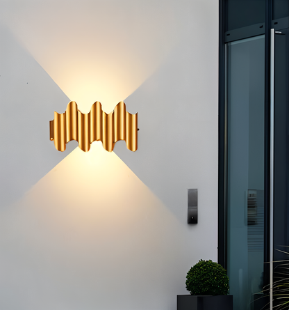 Czarno-złota lampa ścienna LED nowoczesna