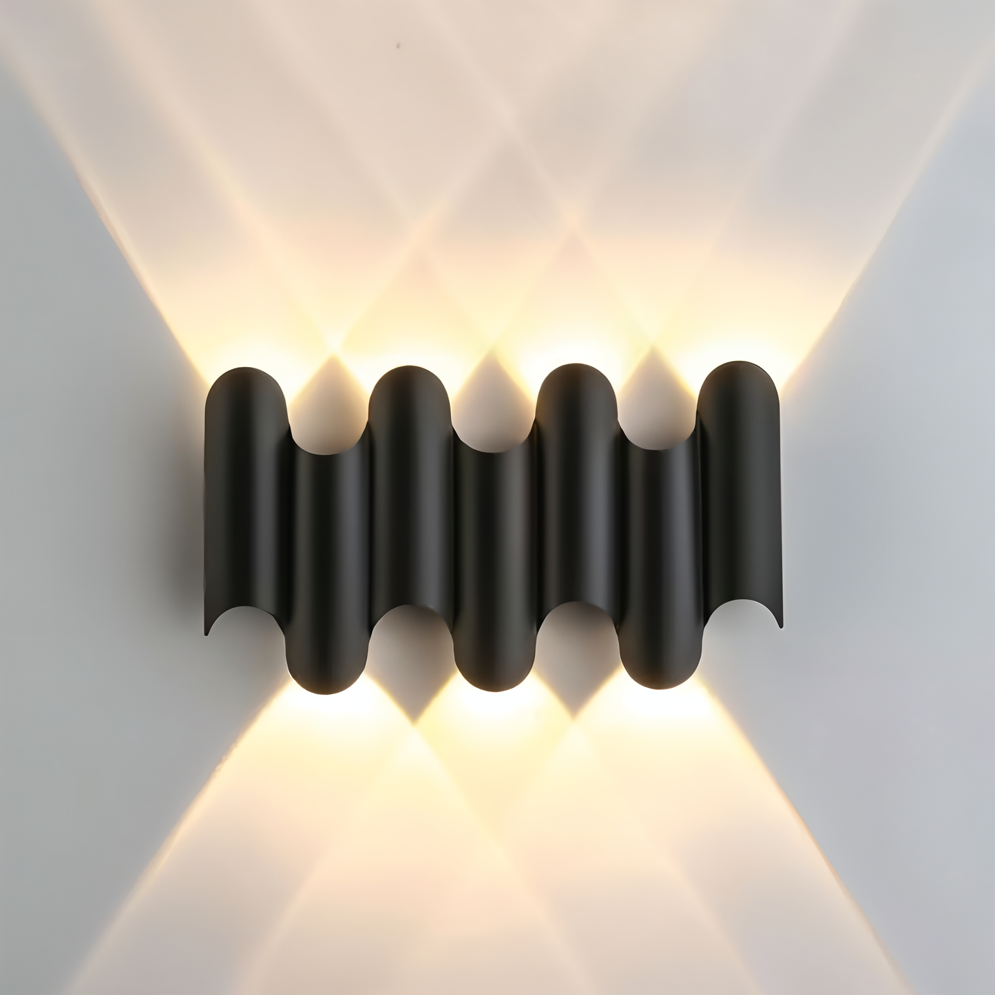 Czarno-złota lampa ścienna LED nowoczesna