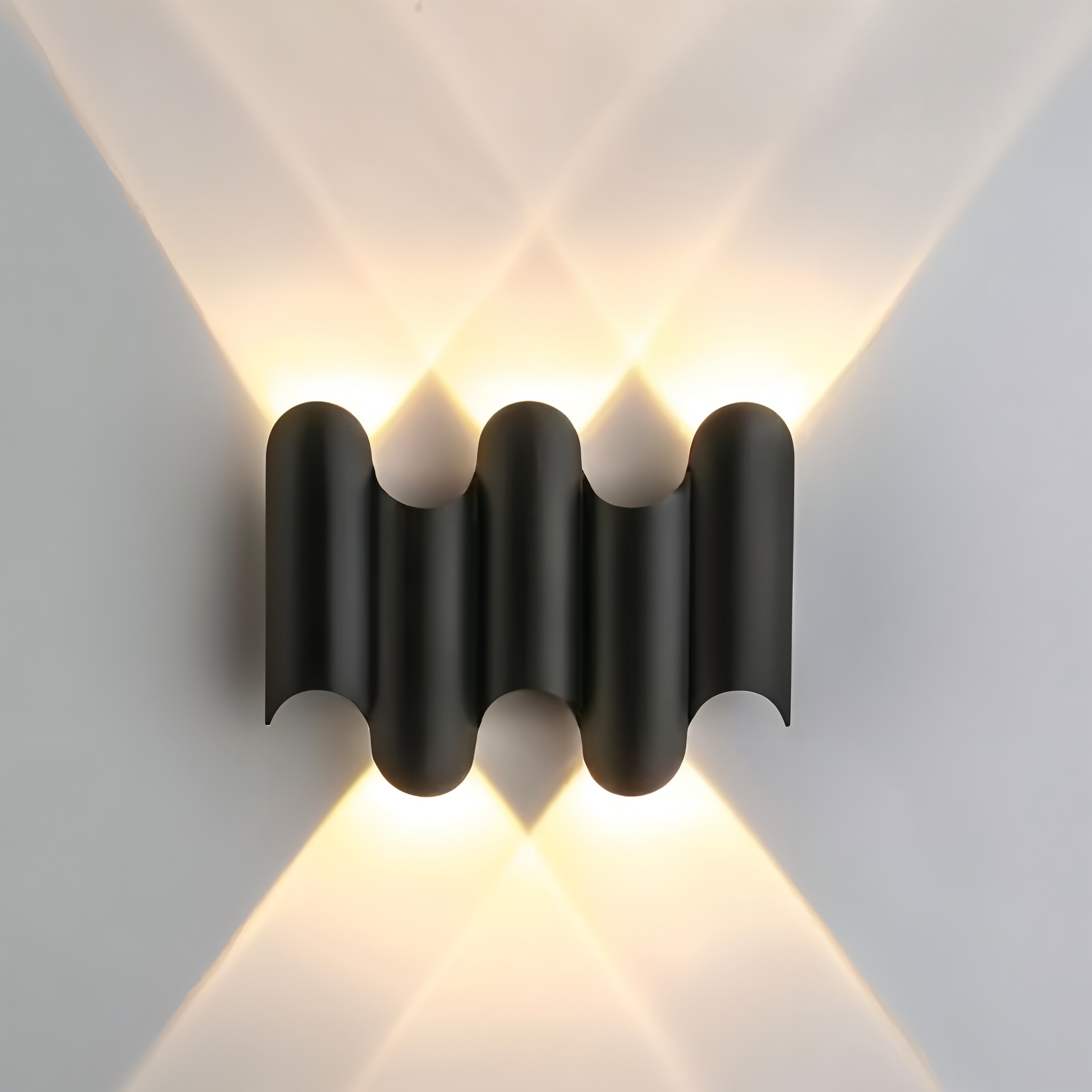 Czarno-złota lampa ścienna LED nowoczesna