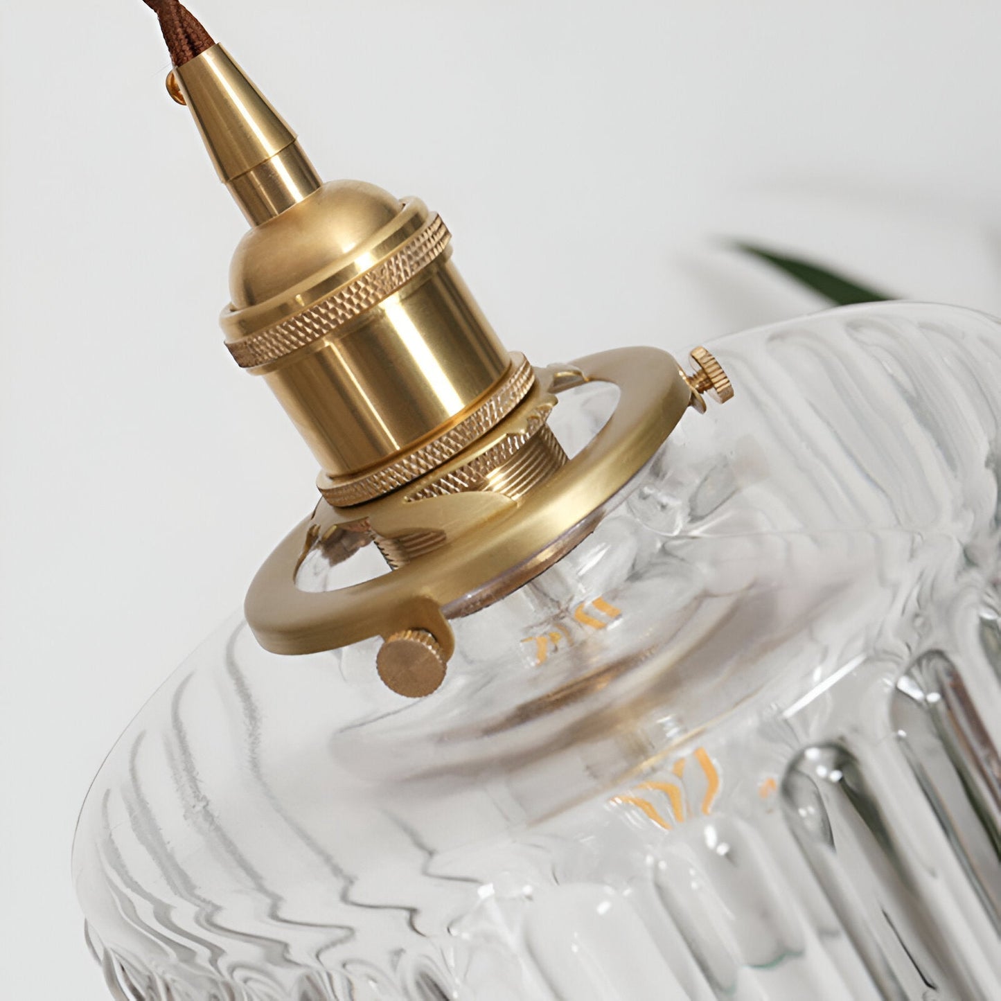 Zielona lampa wisząca vintage z ryflowanego szkła