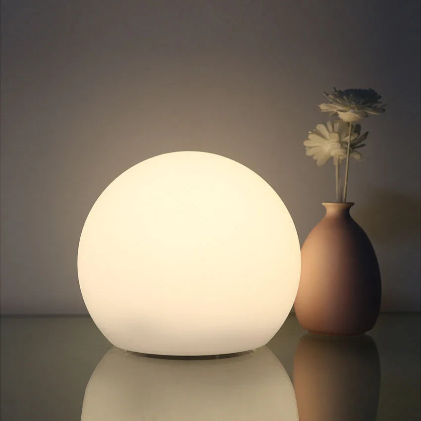 Kulista lampa stołowa LED RGB z 16 kolorami
