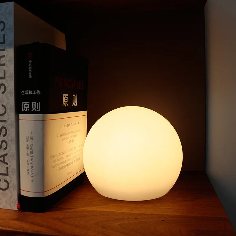 Kulista lampa stołowa LED RGB z 16 kolorami