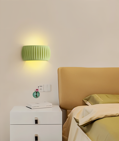 Zielona lampa ścienna LED z ryflowanej żywicy