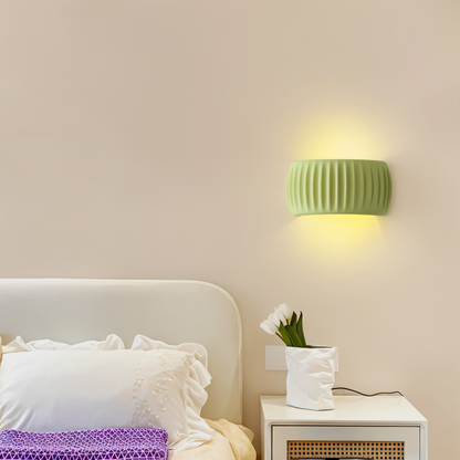 Zielona lampa ścienna LED z ryflowanej żywicy