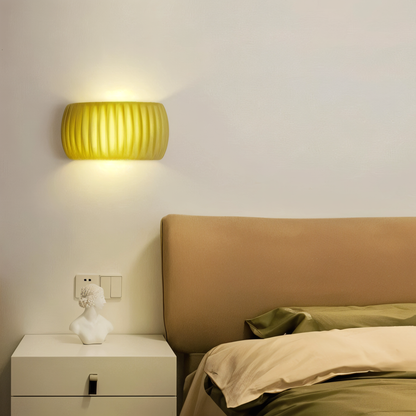 Zielona lampa ścienna LED z ryflowanej żywicy