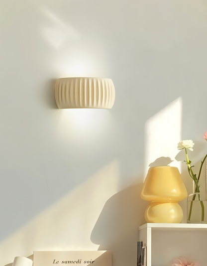Zielona lampa ścienna LED z ryflowanej żywicy