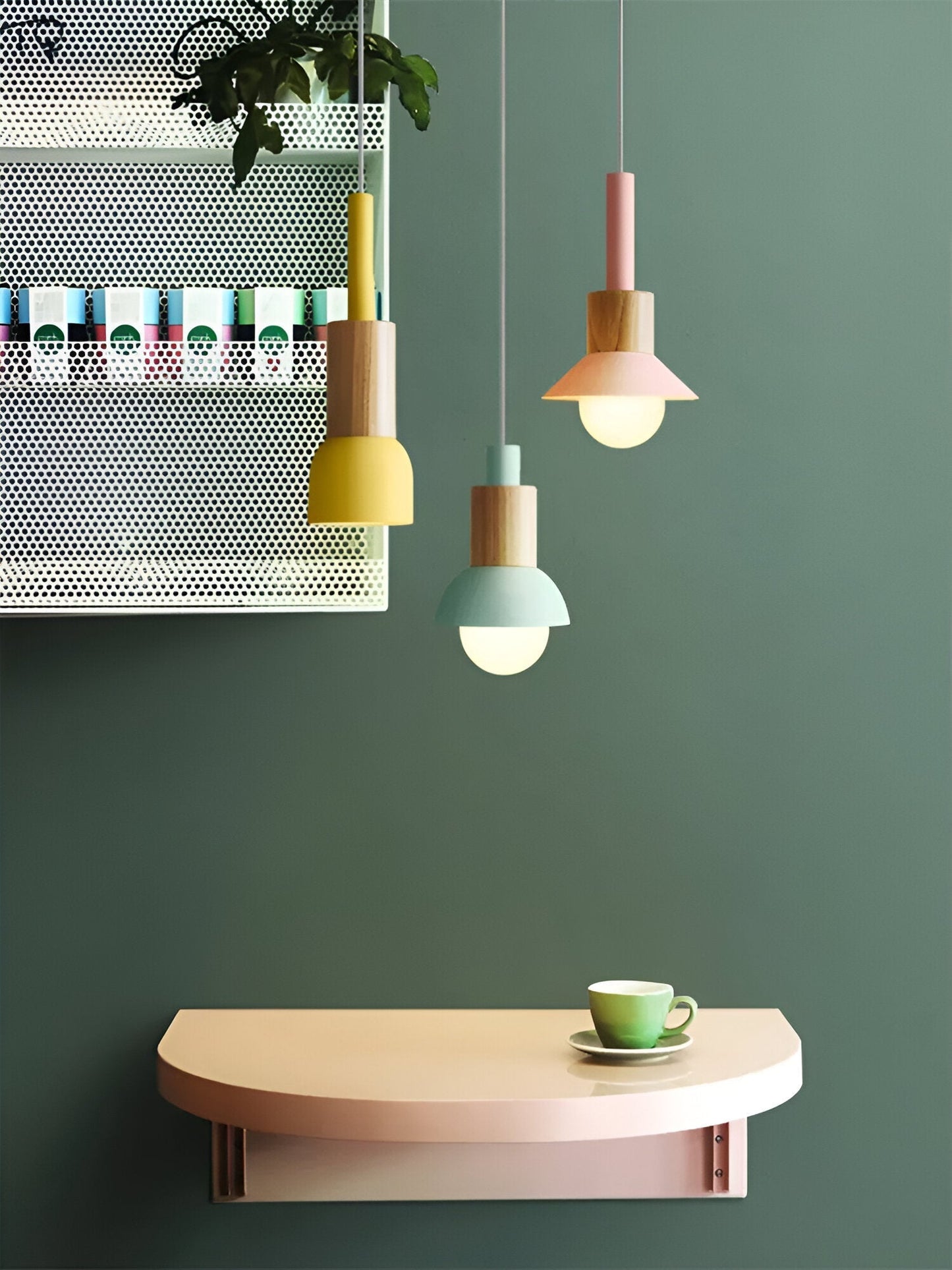 Kolorowa lampa wisząca w stylu skandynawskim do kuchni i jadalni