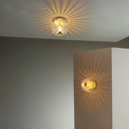 Lampa ścienna z ryflowanego szkła w stylu Bauhaus