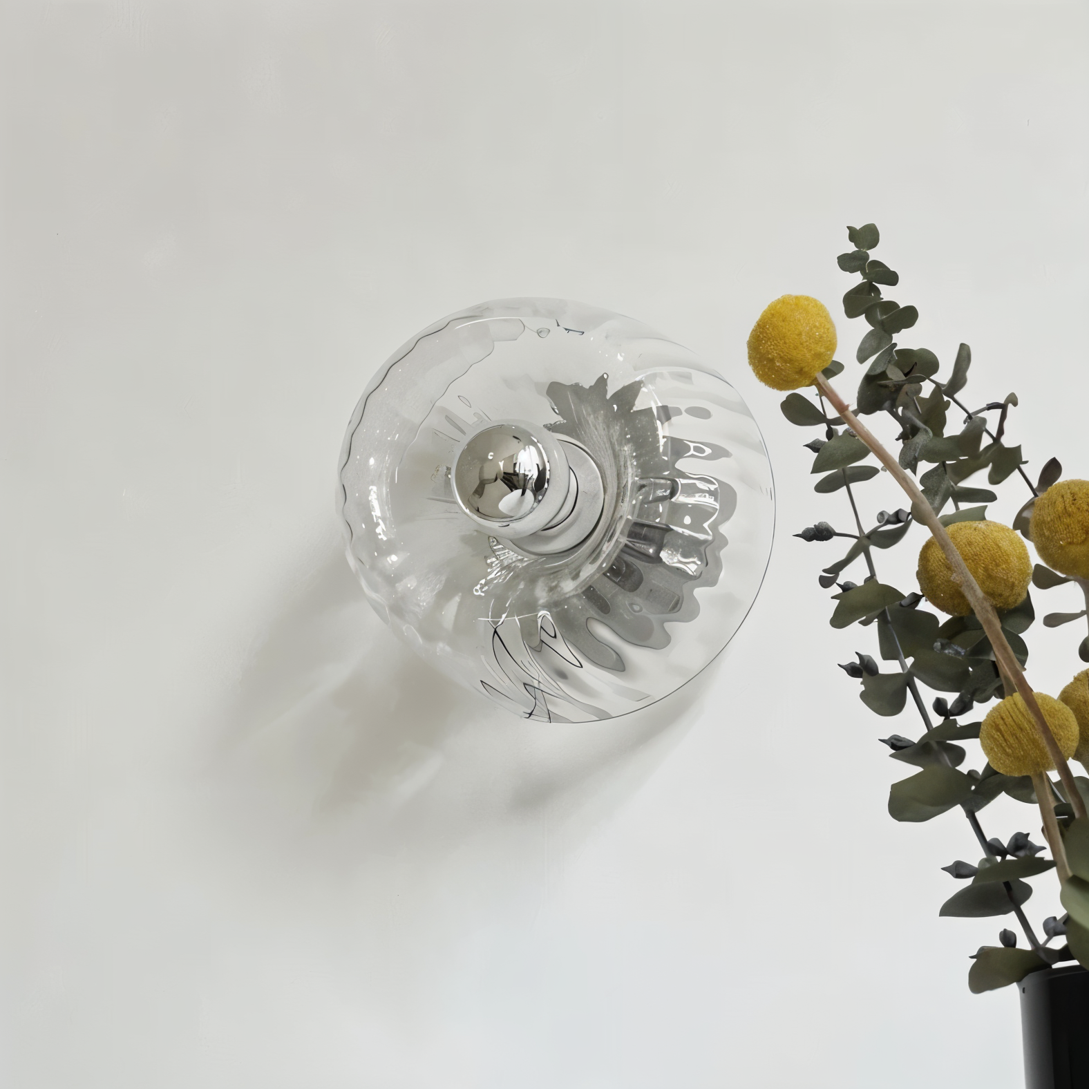 Lampa ścienna z ryflowanego szkła w stylu Bauhaus